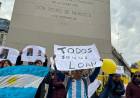 Manifestantes pidieron por la aparición de Loan en el Obelisco