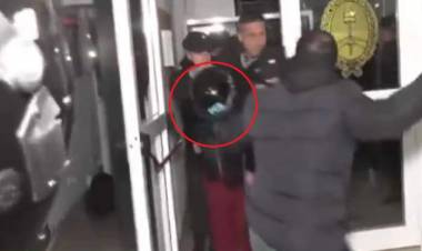 Así fue la detención de Laudelina, con piedrazos e insultos