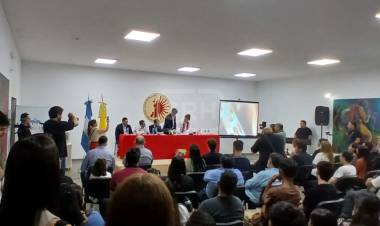 EDUCACIÓN | UCASAL FIRMÓ UN CONVENIO CON LA MUNICIPALIDAD DE SAN ROQUE, IMPULSANDO MÁS OPORTUNIDADES 