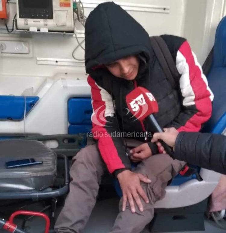 Fue chocado por un auto y se arrastró hasta un comercio para no ser robado