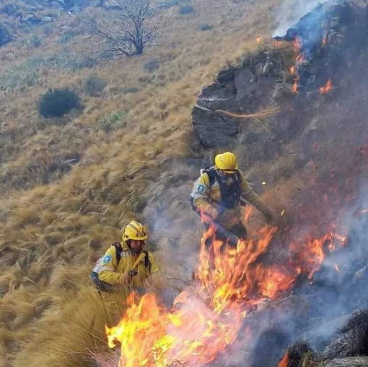 Incendio en Córdoba: se quemaron 5.500 hectáreas y el fuego suma cuatro días