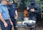 CORRIENTES | ALLANAN EN EL PATONO: SECUESTRAN DROGA, UN ARMA Y HAY DETENIDOS