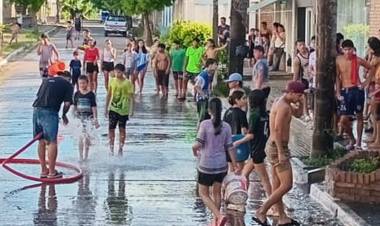 VOLVIÓ EL “CARNAVAL CON AGUA”