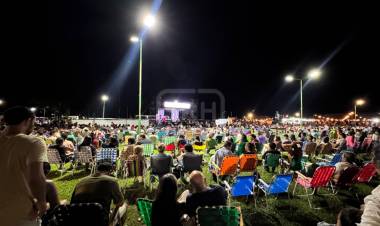 FESTIVAL DEL YATAY: MASIVA PARTICIPACIÓN, AUNQUE EL CLIMA IMPIDIÓ SU CIERRE