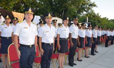 VALDÉS FIRMÓ BECAS PARA CADETES Y NOMBRÓ 198 OFICIALES