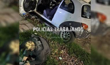 CORRIENTES | SORPRENDIERON A UN HOMBRE DENTRO DEL AUTO DE SU VECINO