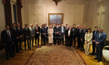 MILEI AUTORIZA ADELANTO MILLONARIO A PROVINCIAS Y BUSCA CALMAR TENSIONES