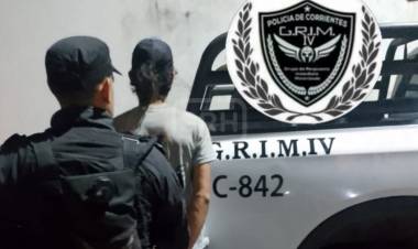 CORRIENTES | ARRESTAN A UN SUJETO CON MACHETE TRAS MERODEAR VIVIENDAS