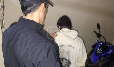 CORRIENTES | SECUESTRAN MOTO CON PATENTE TRUCHA EN LA MADRUGADA