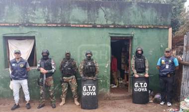 DESARTICULAN KIOSCO NARCO Y DETIENEN A UNA PAREJA EN GOYA