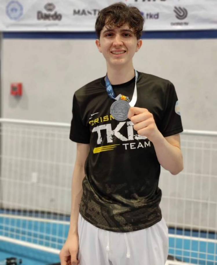 EN MEXICO | Taekwondista correntino con la medalla de plata en los Panamericanos