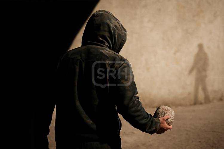 En tiempos de piedras y silencios, “El que esté libre de pecado…”