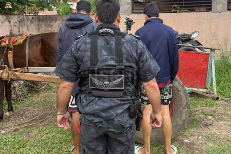 CORRIENTES | REDUCEN A SEIS PERSONAS Y SECUESTRAN UNA MOTO SOSPECHOSA