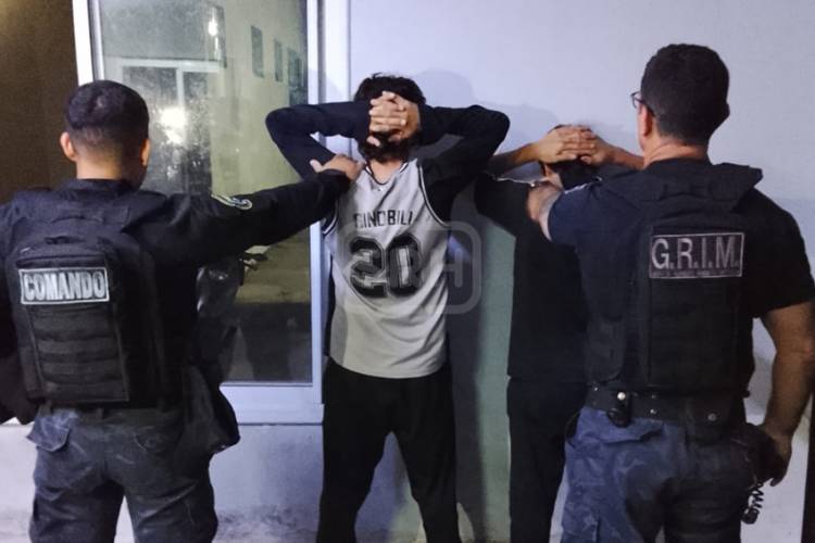 CORRIENTES | UN PELIGRO MENOS: DETUVIERON A DOS SUJETOS ARMADOS EN PLENA VÍA PÚBLICA