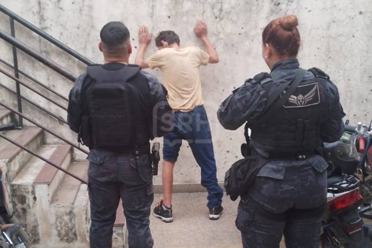 CORRIENTES | CAUSABA DISTURBIOS Y TERMINÓ REDUCIDO EN PLENO CENTRO